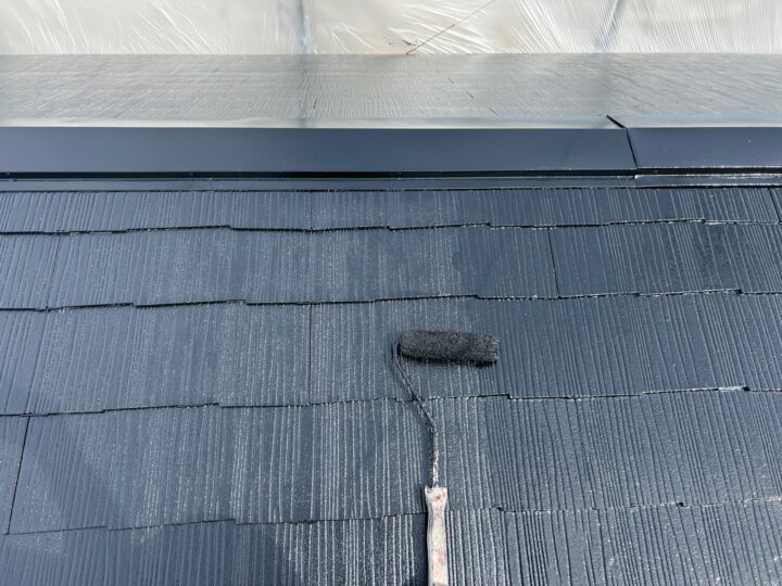 屋根：上塗り（４回目）