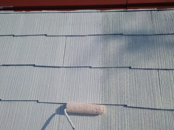 屋根：下塗り（２回目）
