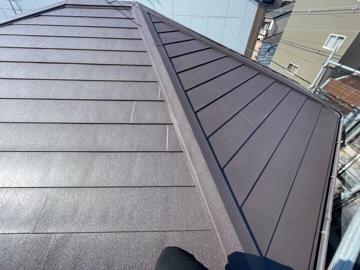 屋根カバー工法:施工完了
